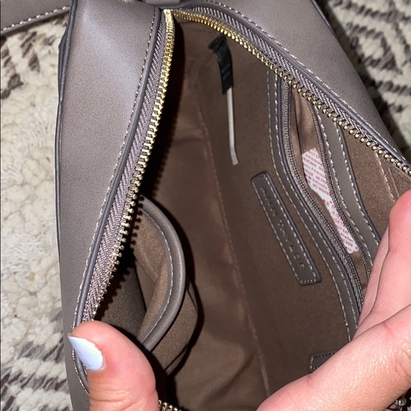 crossbody - Picture 4 of 4